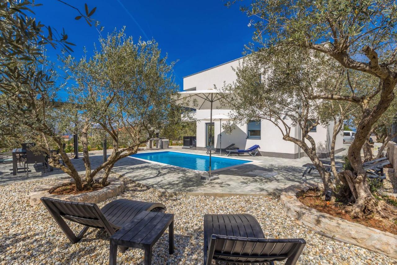 Villa Lio With Private Pool Linardići 外观 照片